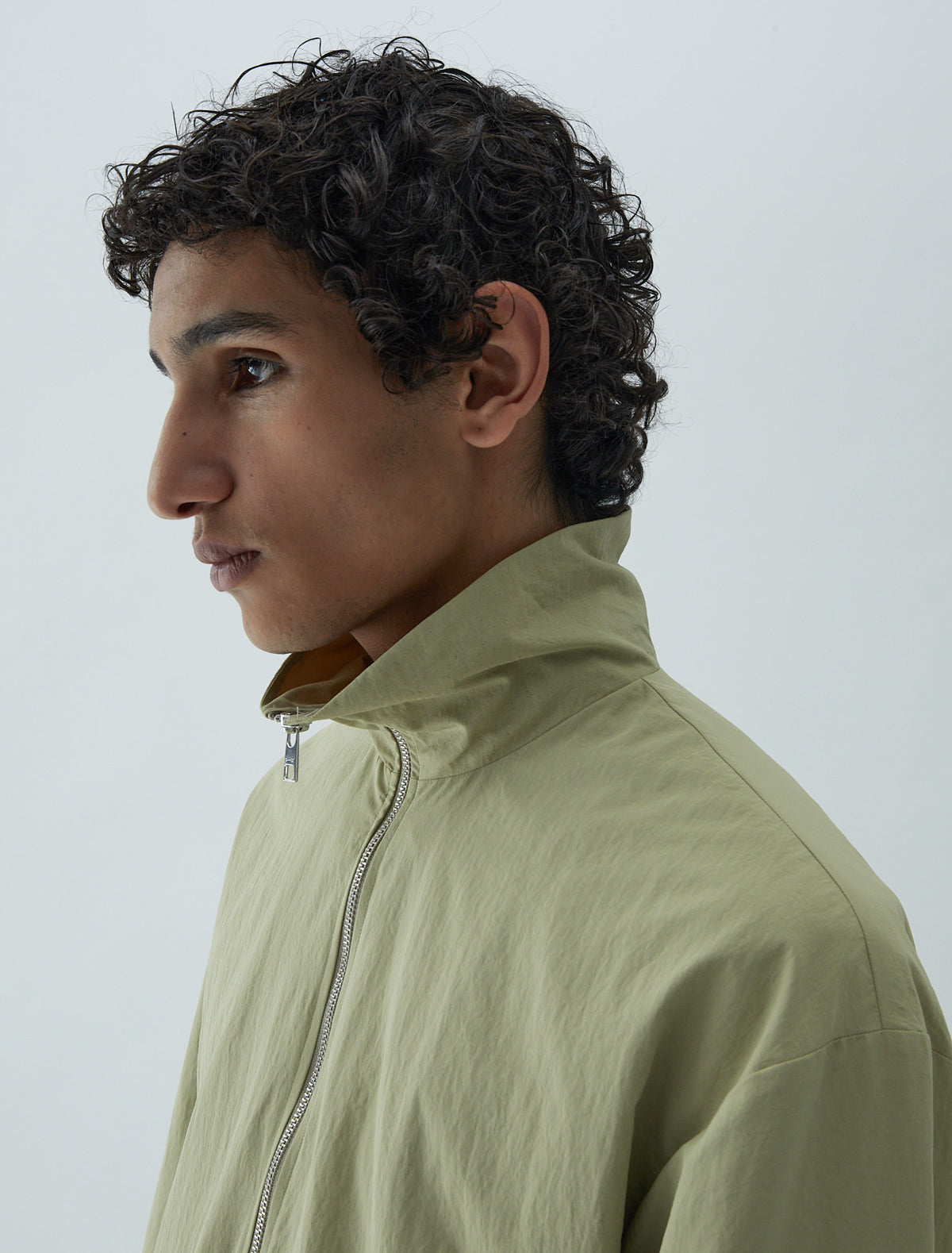 no 2429 / Bastian B